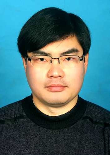 标准照_副本.jpg