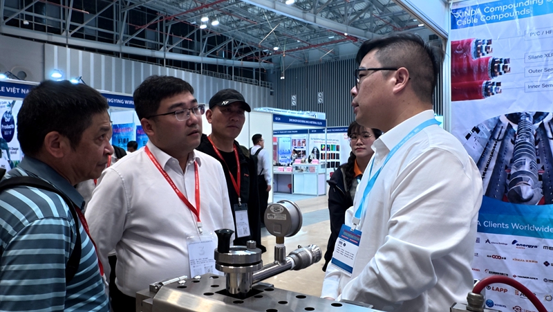 1764053805749808.jpg 展会现场3_副本.jpg